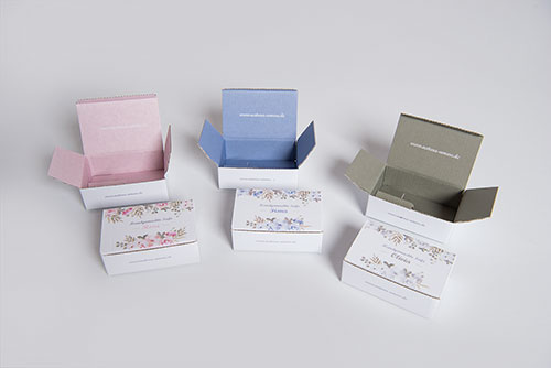 Verpackungsdesign floral trio innen bedruckt